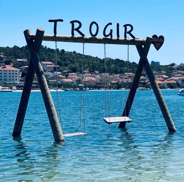 La Vie Est Belle Lägenhet Trogir Exteriör bild