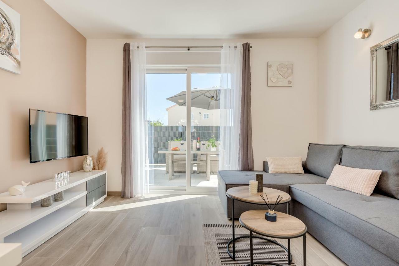 La Vie Est Belle Lägenhet Trogir Exteriör bild