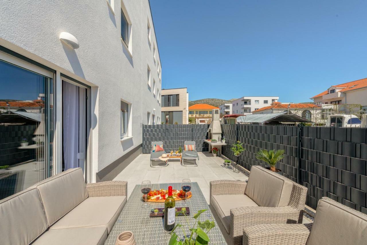 La Vie Est Belle Lägenhet Trogir Exteriör bild
